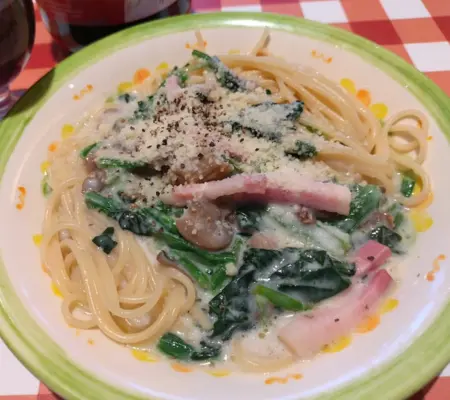きのことほうれん草のクリームスパゲッティ
